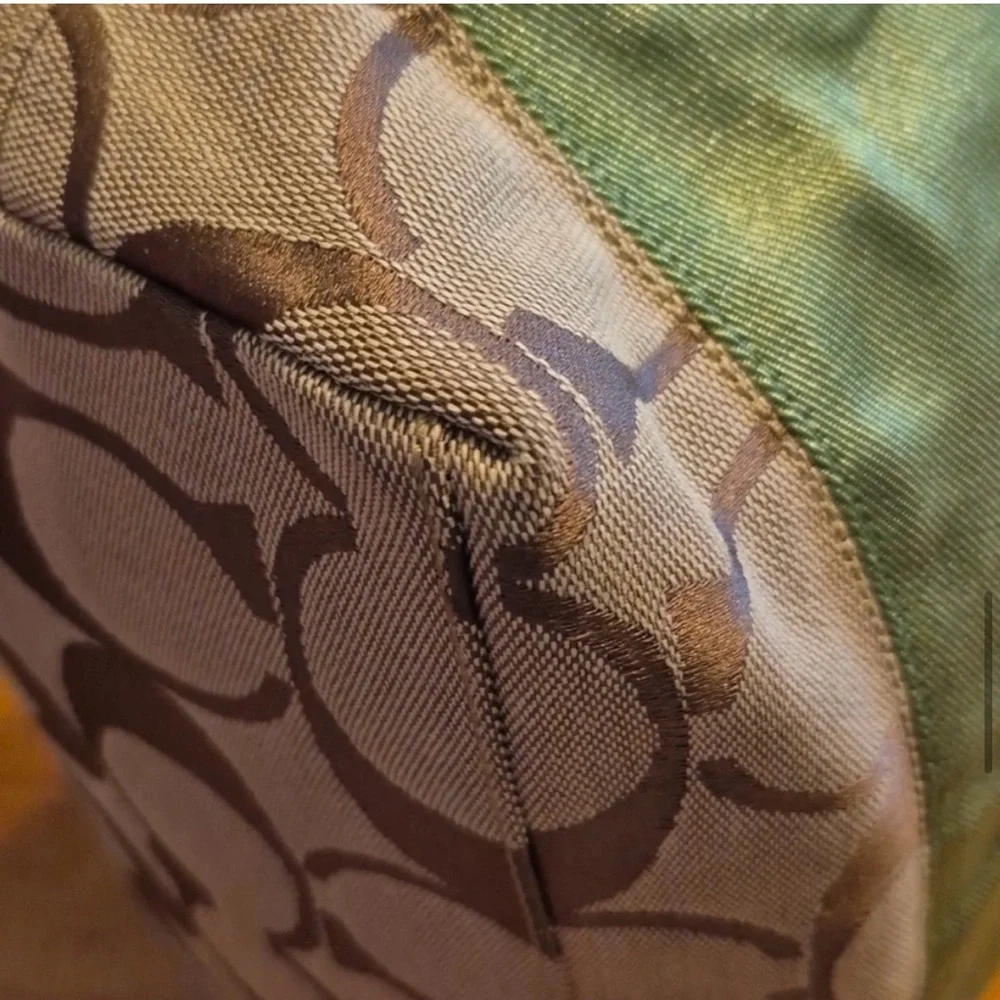 Coach Signature Stripe‎ Green Trim Tote Bag F0688-10125
